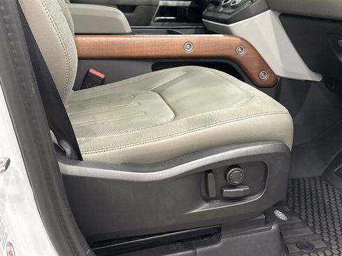 Used 2021 Land Rover Defender 110 SE image 18