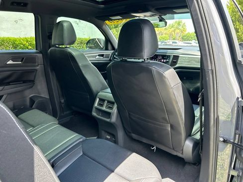 Used 2020 Volkswagen Atlas Cross Sport SE w/ Panoramic Sunroof Package FWD image 48