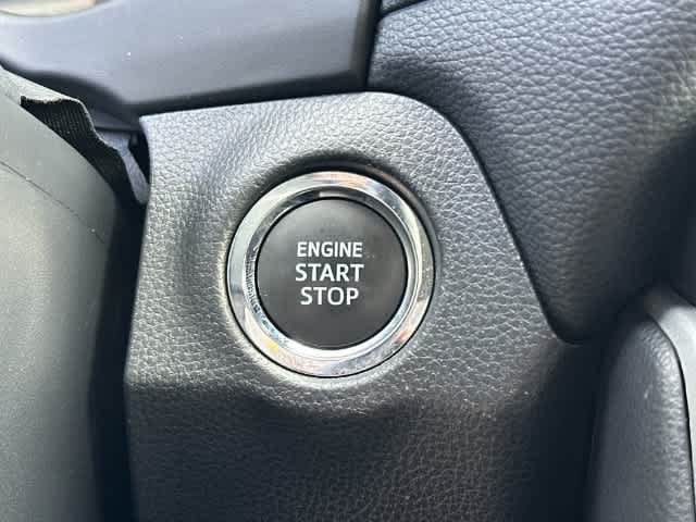 Used 2025 Toyota RAV4 XLE FWD image 10