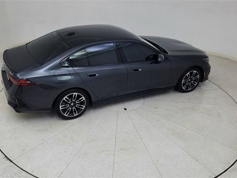 Used 2025 BMW 540i xDrive w/ Executive Package image 86