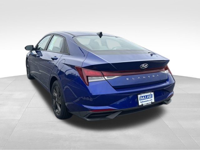 Used 2022 Hyundai Elantra SEL w/ Cargo Package FWD image 3