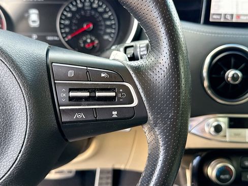 Used 2023 Kia Stinger GT2 image 39