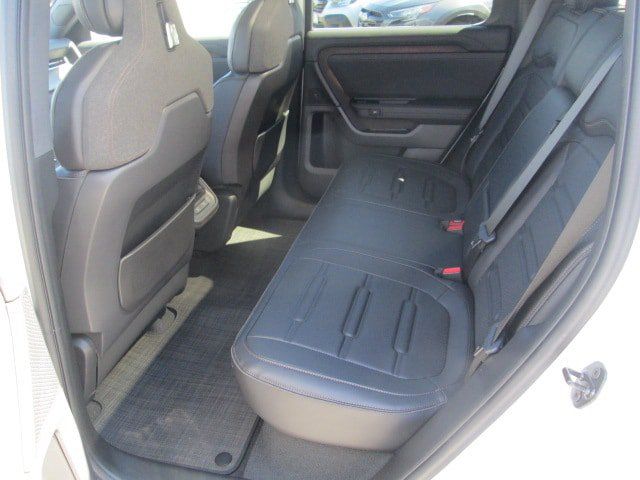 Used 2027 Rivian R2 Performance Dual AWD/4WD image 9