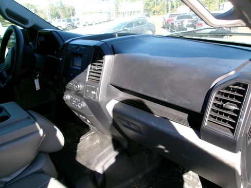 Used 2020 Ford F150 XL w/ Equipment Group 101A Mid AWD/4WD image 18