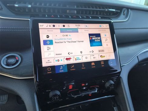 New 2025 Jeep Grand Cherokee Limited image 16