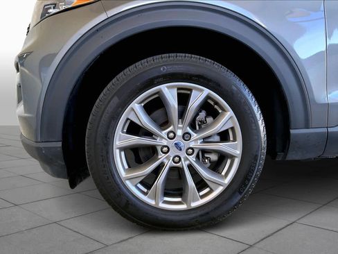 Used 2023 Ford Explorer XLT w/ Equipment Group 202A image 10
