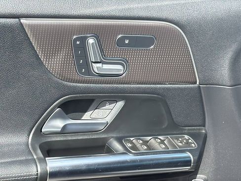 Used 2021 Mercedes-Benz GLA 250 image 13