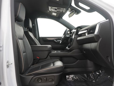 Used 2025 GMC Yukon XL Elevation w/ LPO, Get Active Package image 11