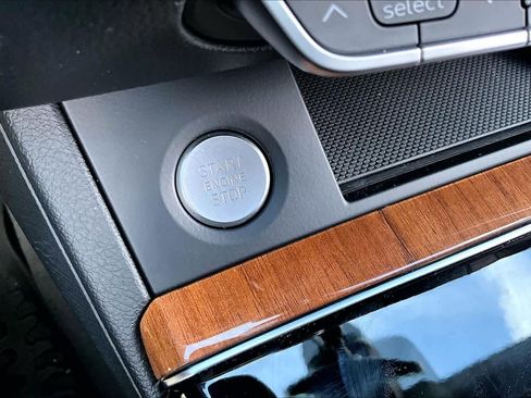 Used 2021 Audi Q5 Premium image 35