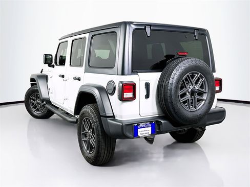 Used 2025 Jeep Wrangler Unlimited Sport image 6
