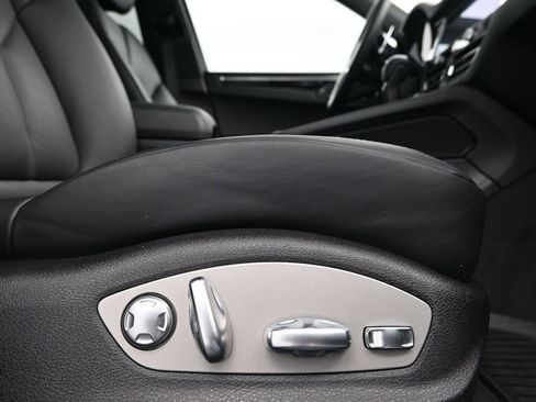 Used 2026 Porsche Macan image 15