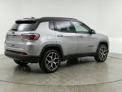 Used 2025 Jeep Compass Limited AWD/4WD image 9