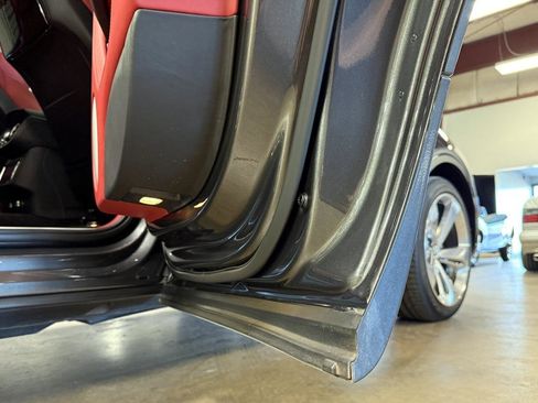 Used 2018 Bentley Bentayga image 81