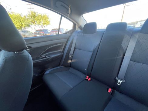 Used 2025 Nissan Versa SV image 39