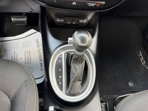 Used 2014 Kia Soul + FWD image 15