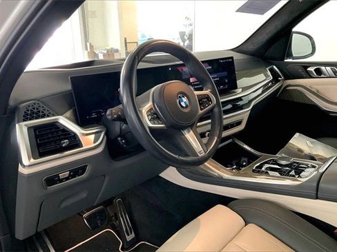 Certified 2023 BMW X7 xDrive40i w/ M Sport Package image 7
