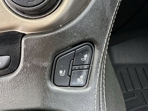 Used 2019 GMC Yukon Denali w/ Open Road Package image 17