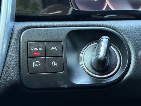 Certified 2023 Porsche Cayenne AWD/4WD image 29