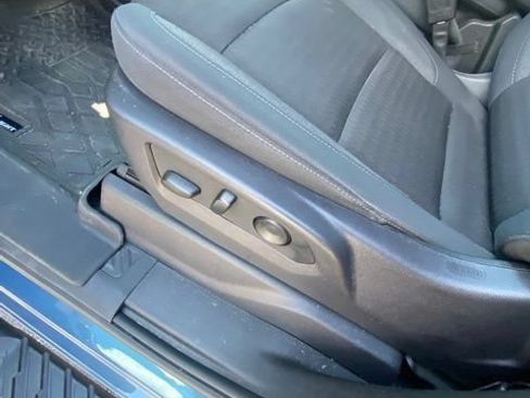 Used 2024 Chevrolet Silverado 1500 Custom w/ Turbomax Blackout Package AWD/4WD image 8