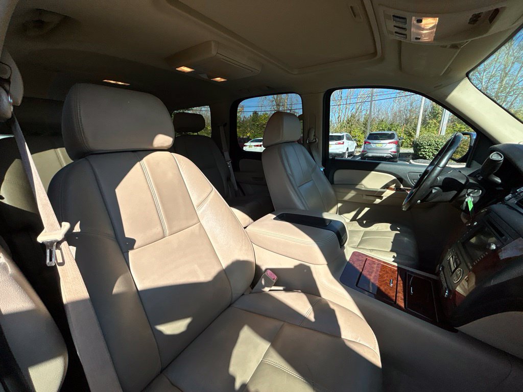 Used 2008 Chevrolet Tahoe LTZ w/ LTZ Preferred Equipment Group AWD/4WD image 43
