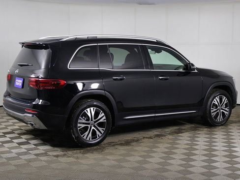 Used 2025 Mercedes-Benz GLB 250 4MATIC image 9