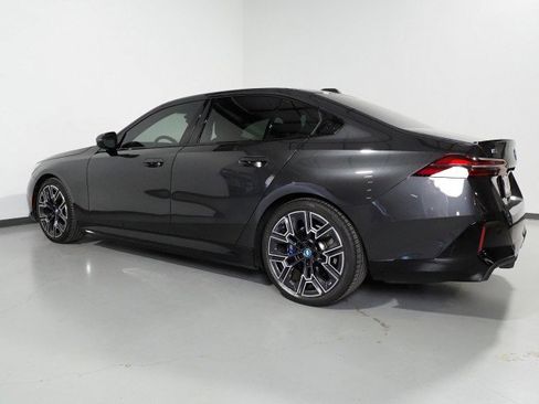 Used 2025 BMW i5 eDrive40i w/ M Sport Package image 8