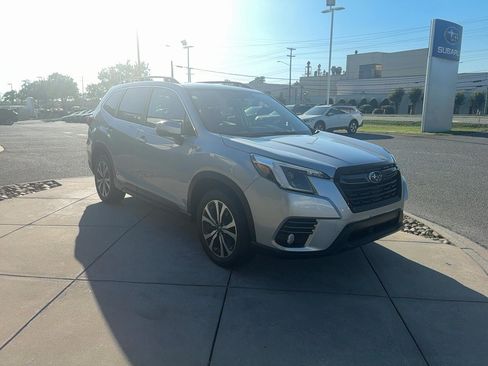 Used 2022 Subaru Forester Limited w/ Popular Package #2 AWD/4WD image 4