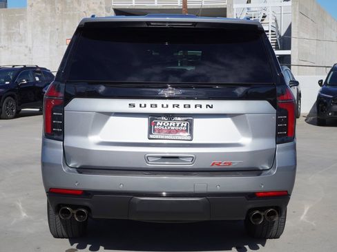 Used 2025 Chevrolet Suburban RST image 6