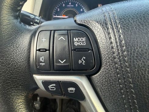 Used 2015 Toyota Sienna XLE Premium AWD/4WD image 17