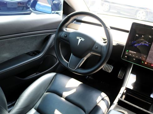 Used 2019 Tesla Model 3 Performance image 23