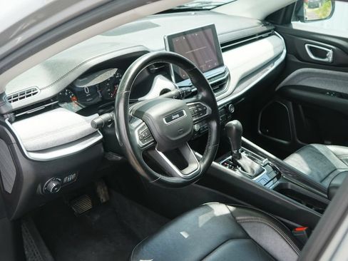 Used 2022 Jeep Compass Latitude w/ Sun and Sound Group AWD/4WD image 12