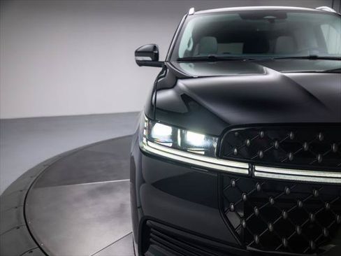 New 2026 Lincoln Navigator L Black Label AWD/4WD image 10