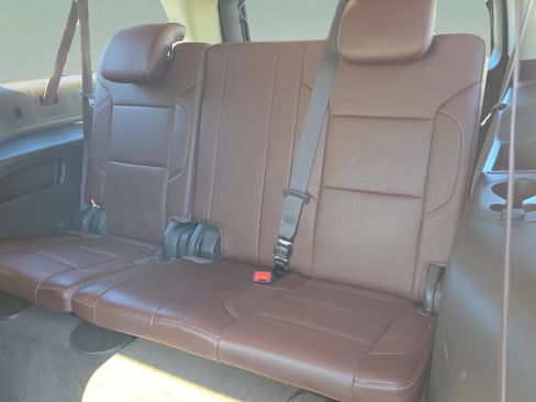 Used 2018 Chevrolet Suburban Premier image 10