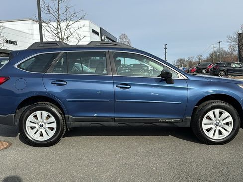 Used 2019 Subaru Outback 2.5i image 2