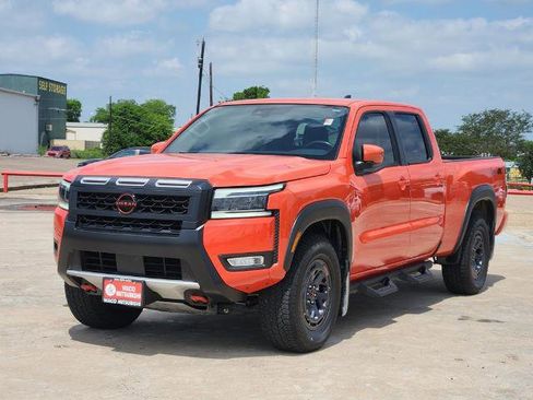 Certified 2025 Nissan Frontier PRO-4X AWD/4WD image 2
