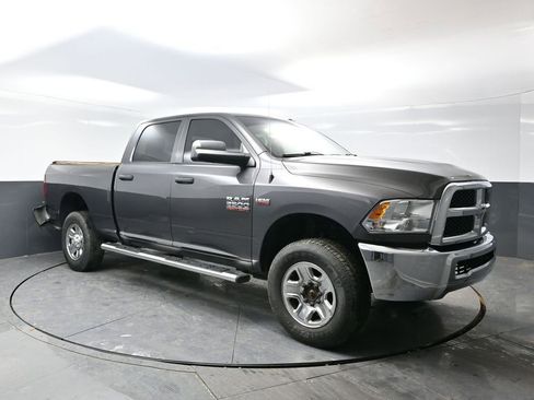 Used 2018 RAM 2500 Tradesman w/ Chrome Appearance Group image 4