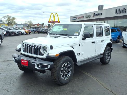 New 2026 Jeep Wrangler Unlimited Sahara AWD/4WD image 5