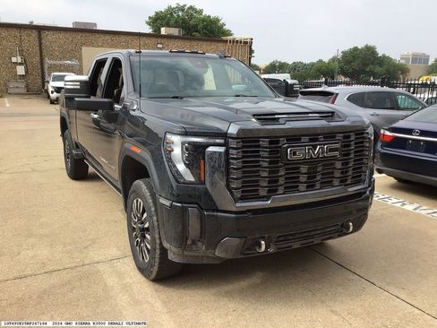 Used 2024 GMC Sierra 3500 Denali Ultimate AWD/4WD image 6