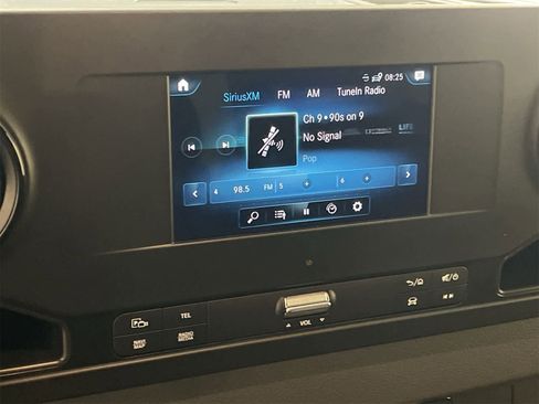 Used 2024 Mercedes-Benz Sprinter 2500 image 4