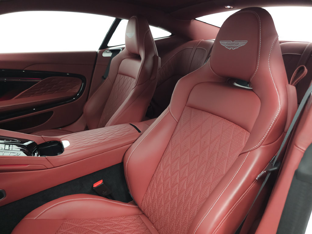 Used 2025 Aston Martin DB12 Coupe RWD image 9