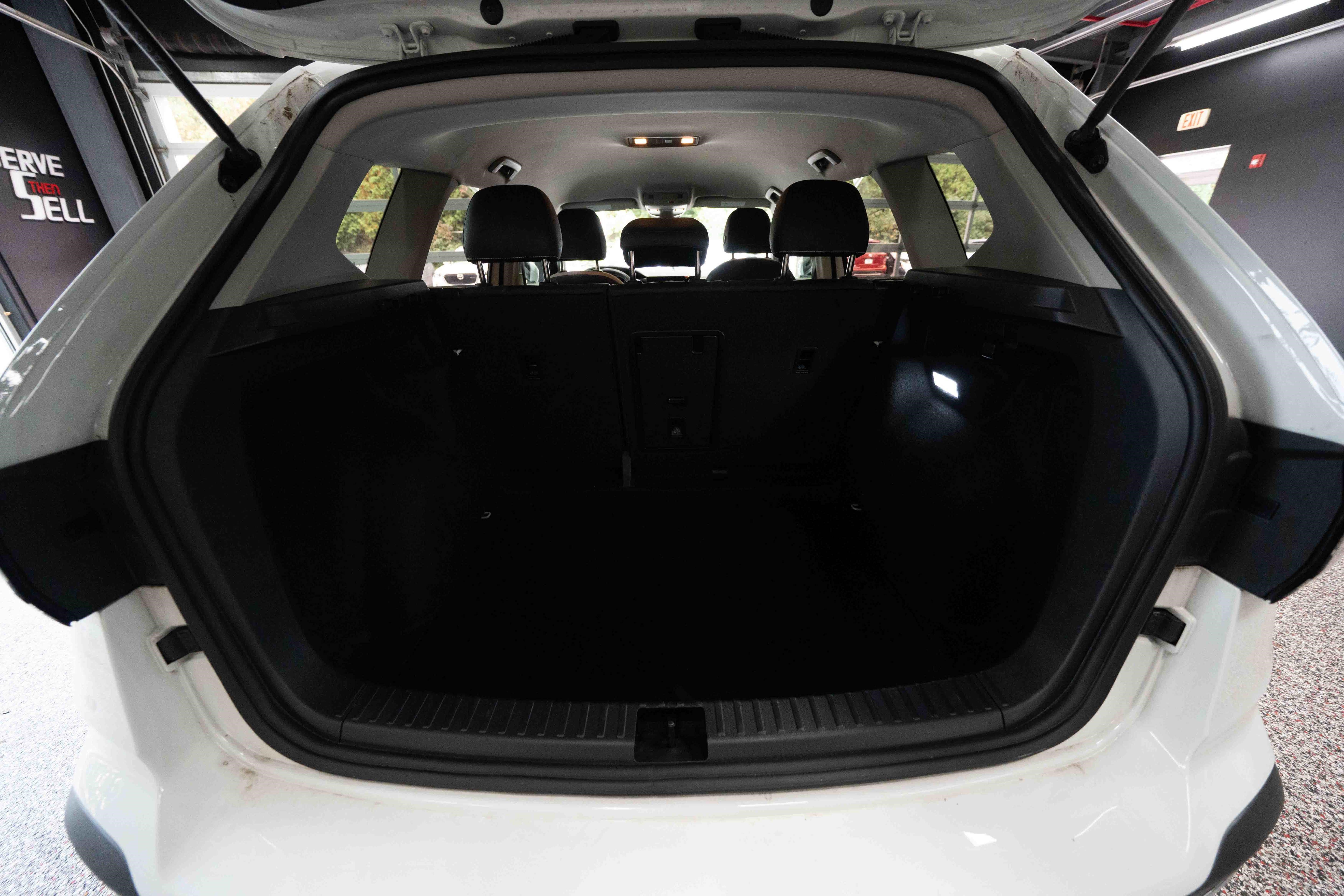 Used 2025 Volkswagen Taos SE FWD image 28