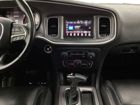 Used 2019 Dodge Charger SXT w/ Leather Interior Group image 30