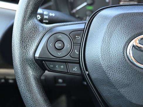 Used 2025 Toyota Corolla LE FWD image 29