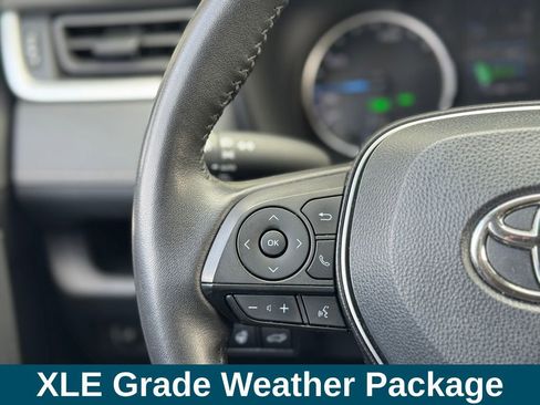 Used 2022 Toyota RAV4 XLE w/ Convenience Package AWD/4WD image 11