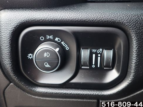 Used 2019 RAM 1500 Laramie image 35