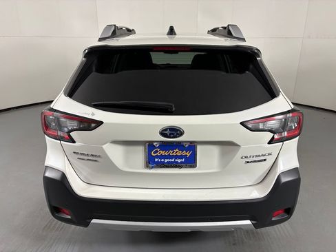 Used 2023 Subaru Outback Touring AWD/4WD image 7