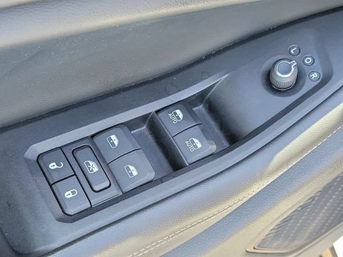 Used 2024 Jeep Grand Cherokee Altitude AWD/4WD image 20