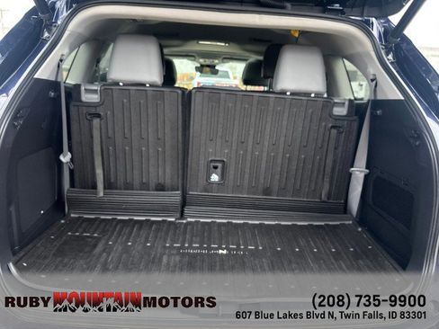 Used 2023 Toyota Highlander Limited image 21