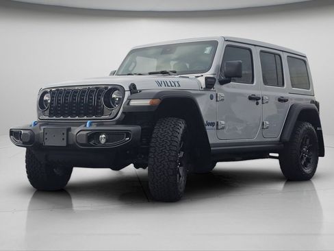 Used 2024 Jeep Wrangler Unlimited image 21