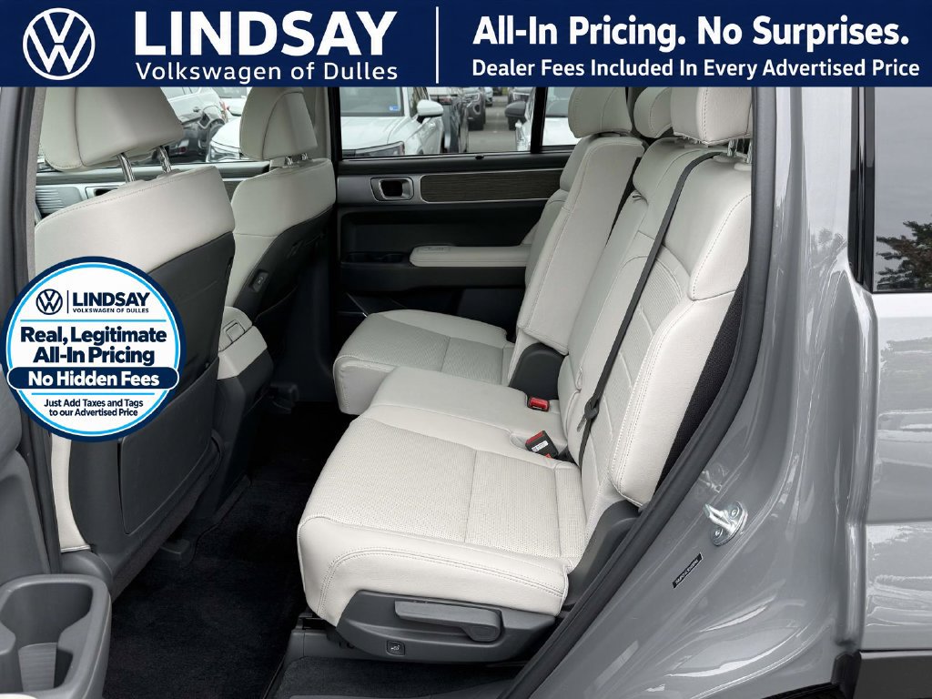 Used 2024 Hyundai Santa Fe Limited AWD/4WD image 13